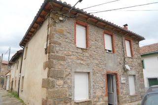 Xalet  C/ san juan. Solvia inmobiliaria  casa aguilar de campoo