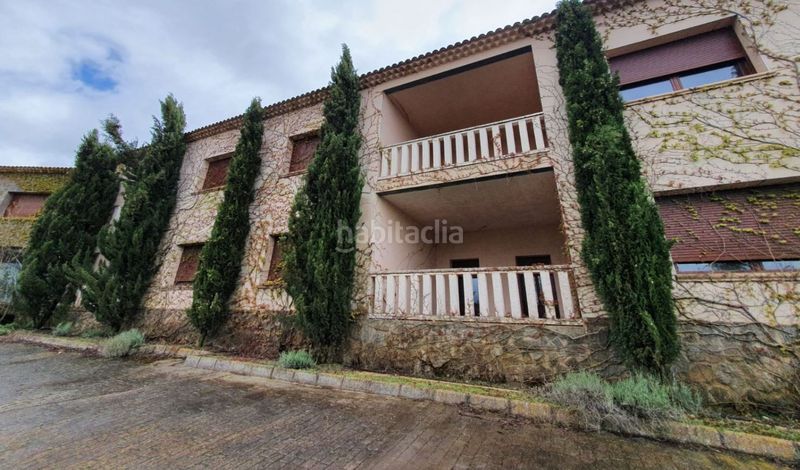 Foto b59b3bd8-fa20-4e64-9241-72ec8658ab2d. Edificio solvia inmobiliaria hotel en Belmonte