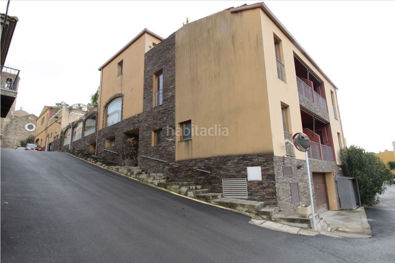 Foto b4637b40-a978-4816-8d10-77bab5afc2ef. Lloguer edifici a Garriguella
