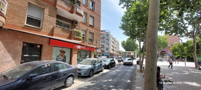 Foto b46f4b7e-9117-40ce-b9cc-138aaaf615ea. Local comercial a Centre Cornellà de Llobregat