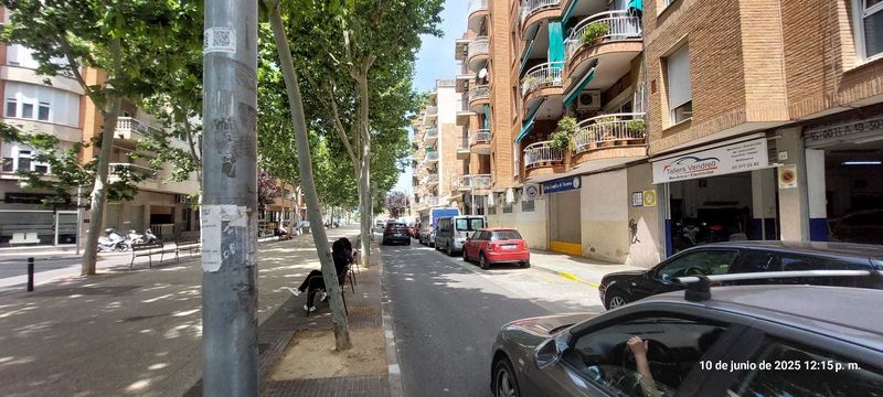 Foto b4dfbfe5-c02f-4131-a4b0-b42b7dca2f95. Local comercial a Centre Cornellà de Llobregat
