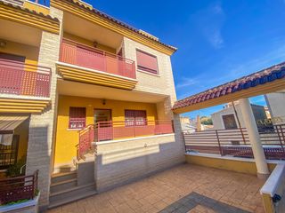 Duplex  C/ escuelas. Solvia inmobiliaria  dúplex los desamparados