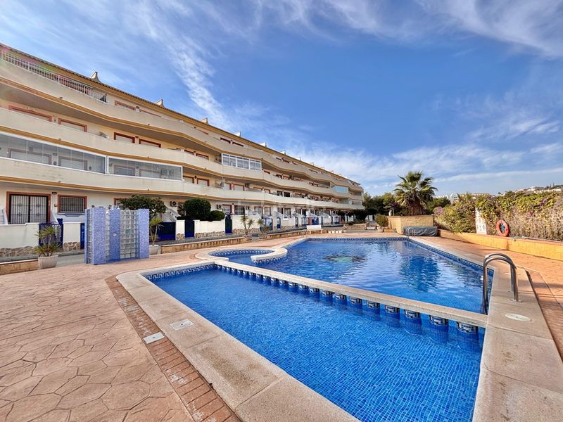 Foto 189d32b1-9ec5-4d2a-8d6f-d0932404ff62. Apartament amb aparcament a Villamartín-Las Filipinas Orihuela