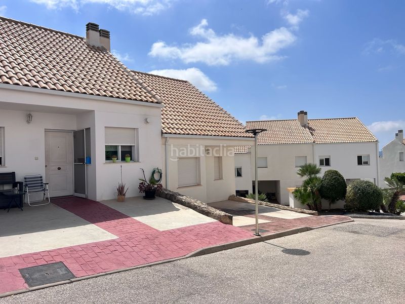 Foto dd373d79-f371-4043-9f27-f4df4fdc9c85. Casa aparellada a Relleu