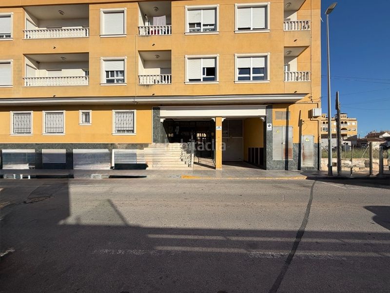Foto 261d8115-bcf0-4ead-8025-6372e8a60e32. Pis a Almoradí