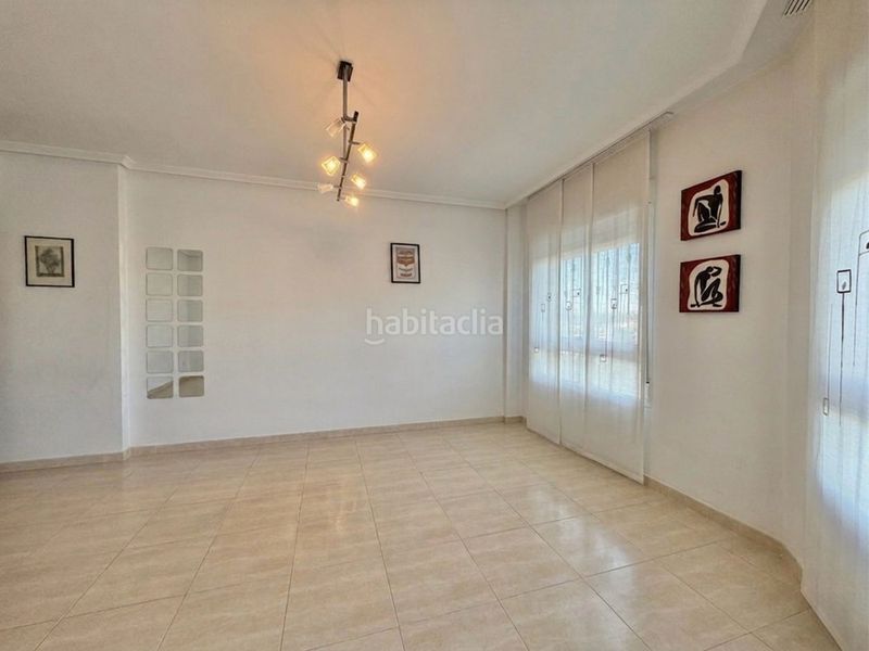Foto c85623a3-5dab-46c0-a769-72a7f708ebef. Pis a Almoradí
