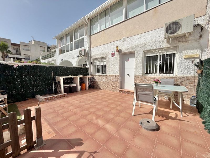 Foto 0ae35c98-8887-4bf1-a06d-752343467b0f. Xalet amb aparcament a Cabo Cervera Torrevieja
