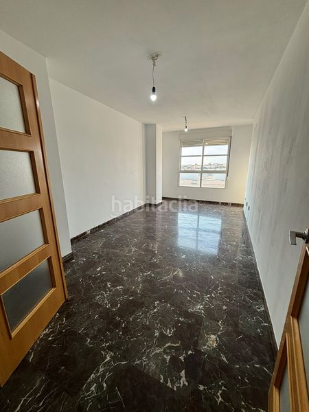 Foto a752d527-3467-45be-b495-30284803f21a. Pis amb aparcament a Onda