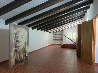 Country house  Del campo 16. Solvia inmobiliaria  suelo rústico con vivienda villena