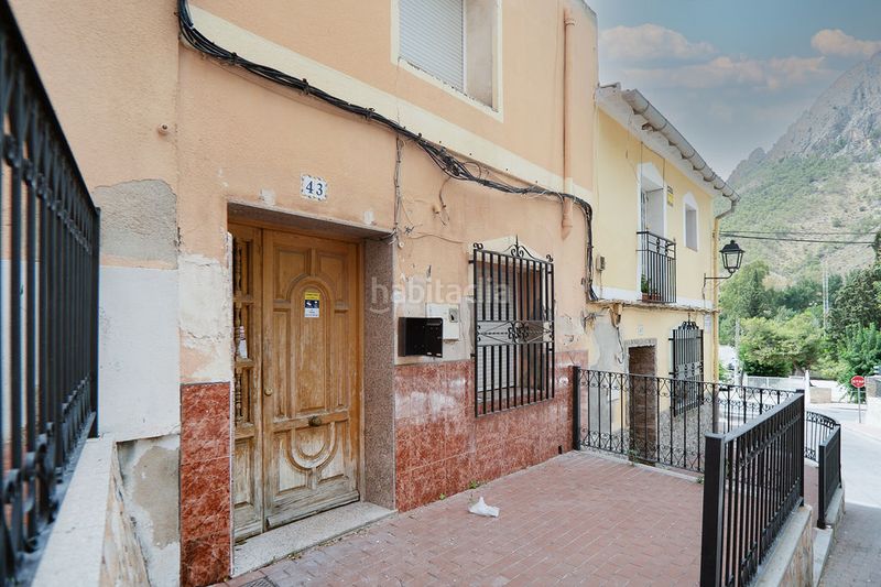 Foto e6d5d31e-b442-4a69-b093-1d1635556f91. Chalet in Cieza