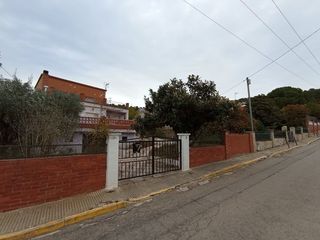 Chalet  C/ natació. Solvia inmobiliaria  chalet independiente mediona