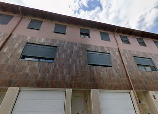Maison jumelée  Av ramón espinet. Solvia inmobiliaria  chalet adosado palau danglesola el