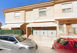 Casa bifamiliare  C/ escuelas. Solvia inmobiliaria  chalet adosado beniel