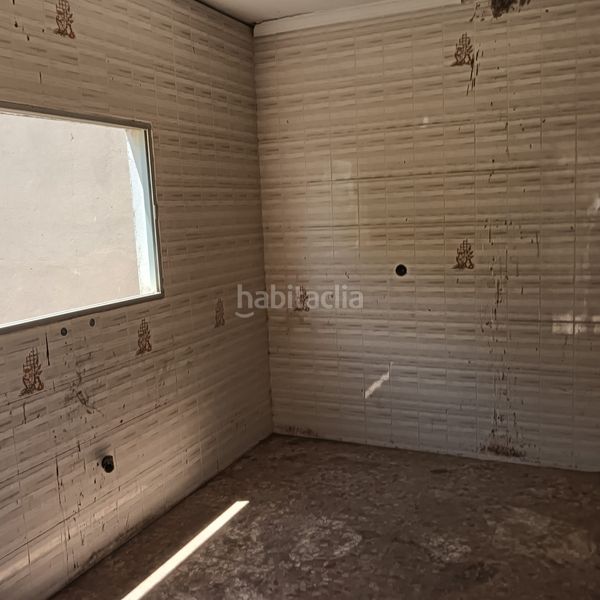 Foto bf07001b-72af-41c6-a186-ee7058f43b96. Chalet in Salesianos Utrera