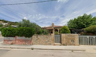 Chalet  C/ sardana. Solvia inmobiliaria  chalet independiente castellgalí