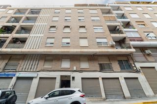 Piso  C/ compositor ruiz gash. Solvia inmobiliaria  piso crevillent