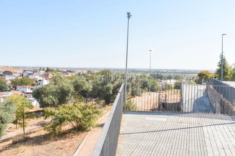 Foto 33257298-f8f3-4f0a-8db4-1d41f17a6f7f. Chalet dans La Estación Badajoz
