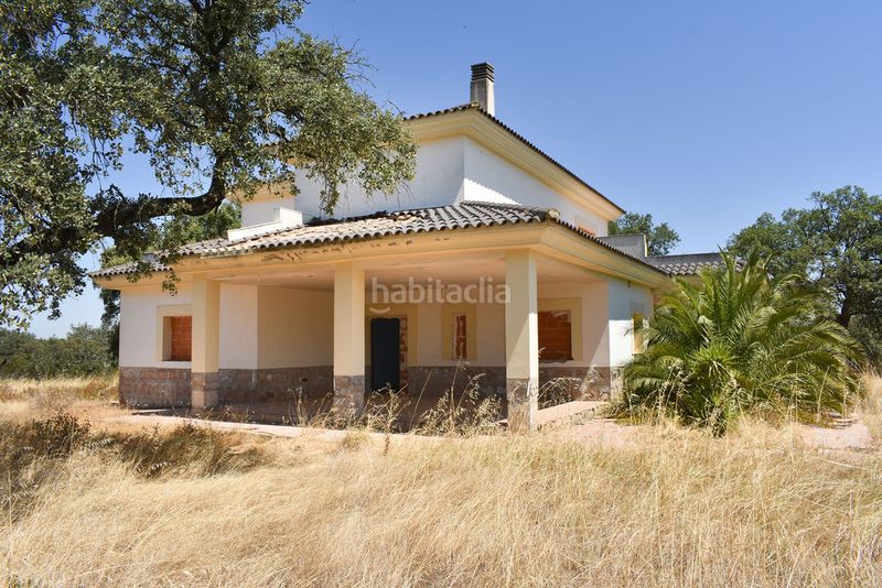 Foto b672bc9c-3e5e-420d-aa6a-449b5d7b8a23. Xalet a Las Vaguadas Badajoz