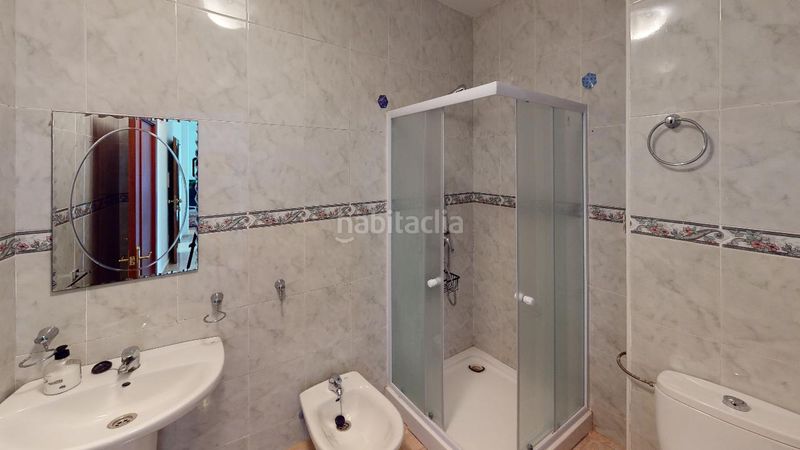 Foto 18c281e8-30ce-4e86-9aad-178c83e8e3c3. Edifici amb piscina a Cambil