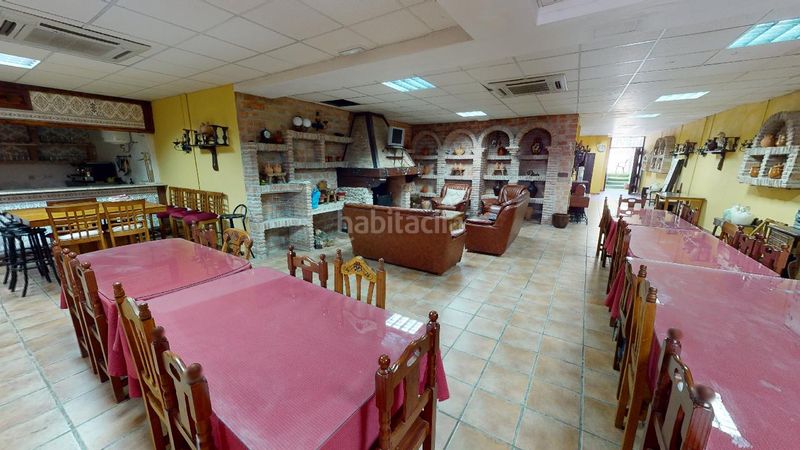 Foto 1b723164-ed47-4803-a9ac-93976ce35e0c. Edifici amb piscina a Cambil