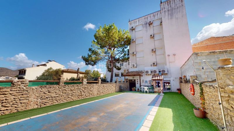 Foto 6b0c5670-ce7a-496c-8e8c-a128c7b04464. Edifici amb piscina a Cambil