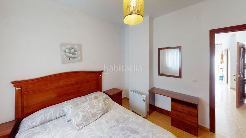 Foto b1eb8324-d905-423d-93a9-a6b74173c1f0. Edifici amb piscina a Cambil