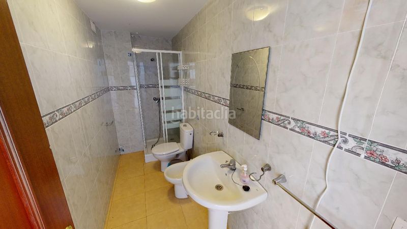 Foto eb3304bc-fc63-4c11-8d53-52a9722f2107. Edifici amb piscina a Cambil