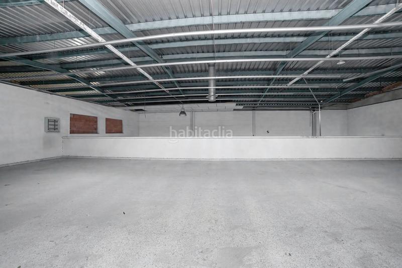 Foto c8cb2016-fdf3-4964-aa17-dbcc152aaf98. Capannone industriale in San Crispín-Huerta Nueva-Estación Elda
