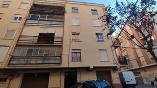 Locale commerciale in C/ Les Albades y C/ Chenillet