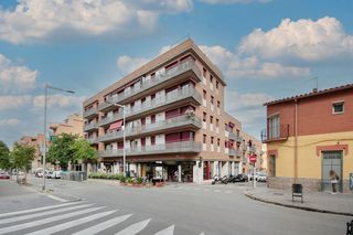 Business premise  C/ roger de lluria. Solvia inmobiliaria  locales mollet del vallès