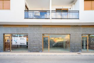 Local Comercial en Av corts valencianes. Solvia inmobiliaria - locales poblets (els)