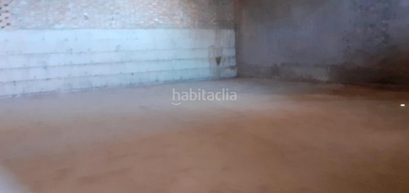 Foto f32324cd-8eb9-45c8-ba58-cd05f63922de. Industrial building in Aitona