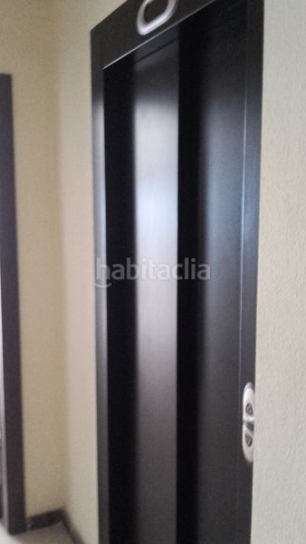 Foto 2b7264cc-9c6b-4691-b2ef-6efadd225174. Local comercial a Centro Elda