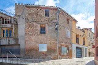 Casa aparellada  C/ sota castell. Solvia inmobiliaria  chalet adosado sant martí de tous