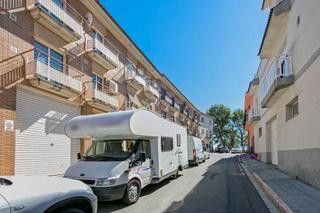 Casa aparellada  C/ de la creu. Solvia inmobiliaria  chalet adosado sant climent de llobregat
