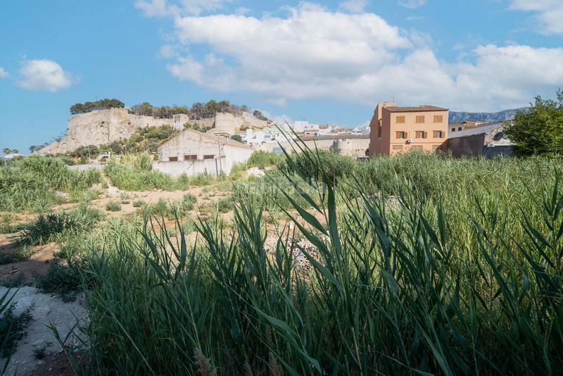 Foto ee7912f8-d920-4873-b5ef-382d2872df7c. Finca rústica solvia inmobiliaria solares en Centro Urbano Dénia