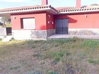 Xalet  C/ lloret de mar. Solvia inmobiliaria  chalet independiente maçanet de la selva