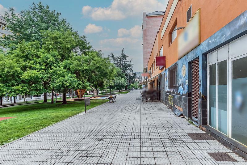 Foto 4f9eb37d-d7c7-4748-aaa5-4b1a5728f16c. Local comercial a Centro Ponferrada