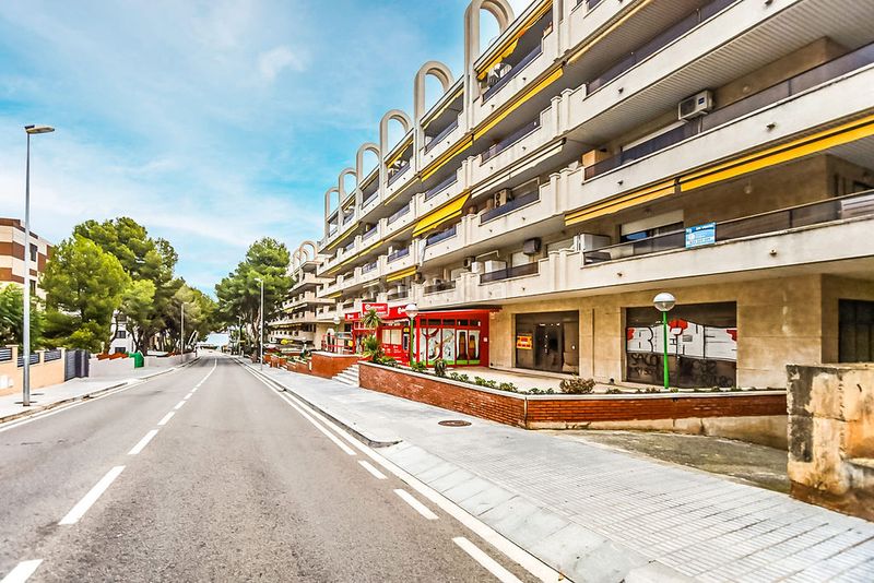 Foto 205a575b-f736-4fd7-abf2-0b423e9ffa15. Local comercial a pla de maset - cap de Salou Salou