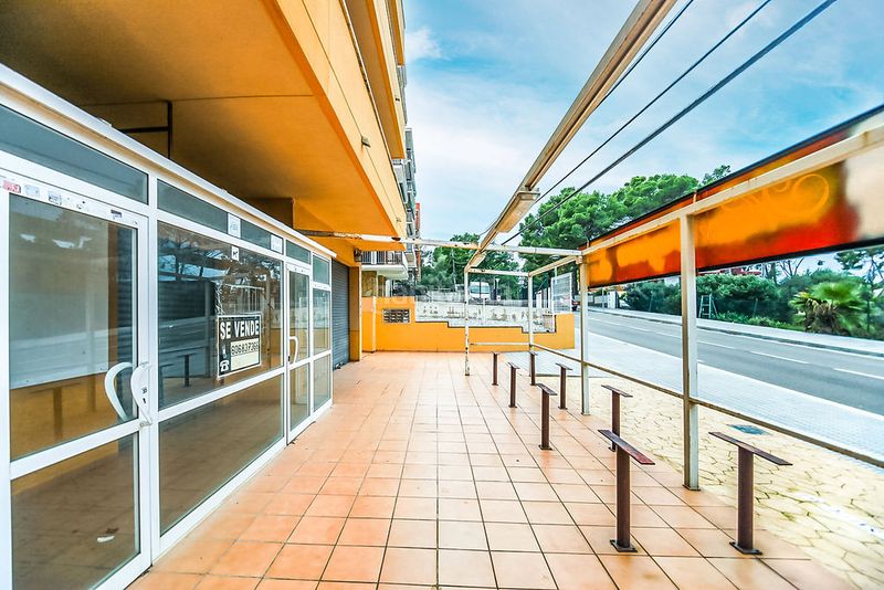 Foto fd67cdcf-036b-4e0c-8483-60a980d240fd. Local comercial a pla de maset - cap de Salou Salou