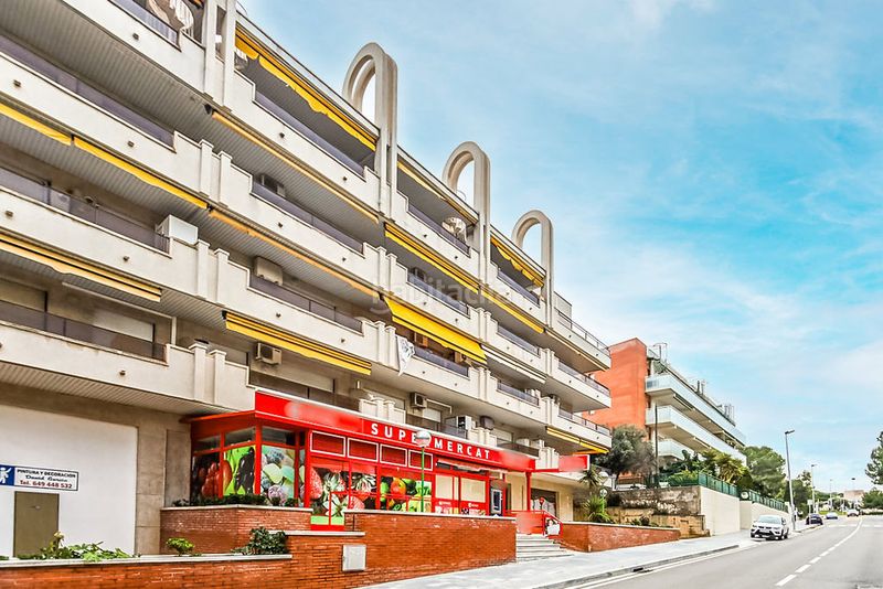 Foto fe0733b6-f5fe-4234-a77c-1378ffeb3841. Local comercial a pla de maset - cap de Salou Salou