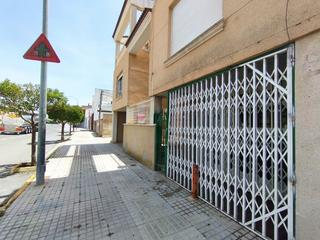Local Comercial  C/ villena. Solvia inmobiliaria  locales cañada