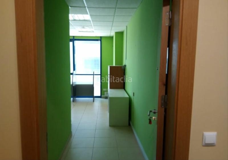 Foto b4f9bcd5-afc6-4012-a778-58514ccc9221. Office space with parking in San Jerónimo - La Bachillera Sevilla