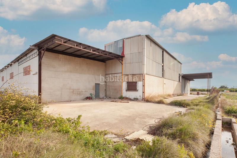 Foto b7b2e23d-09fc-4c8a-8a91-cd2f6b675262. Capannone industriale in Xàtiva