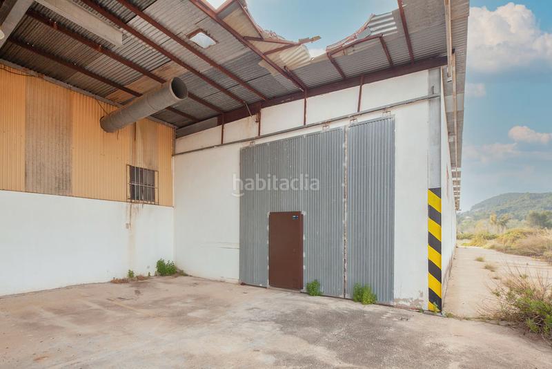 Foto e08d4a3f-08d2-424c-adcf-eb0f916273dd. Capannone industriale in Xàtiva