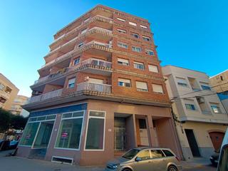 Pis  C/ valletas. Solvia inmobiliaria  piso amposta