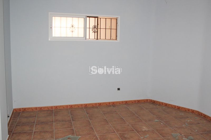 Foto 3891b723-9d96-4725-b985-cd6588c78f73. Local comercial a Bigastro