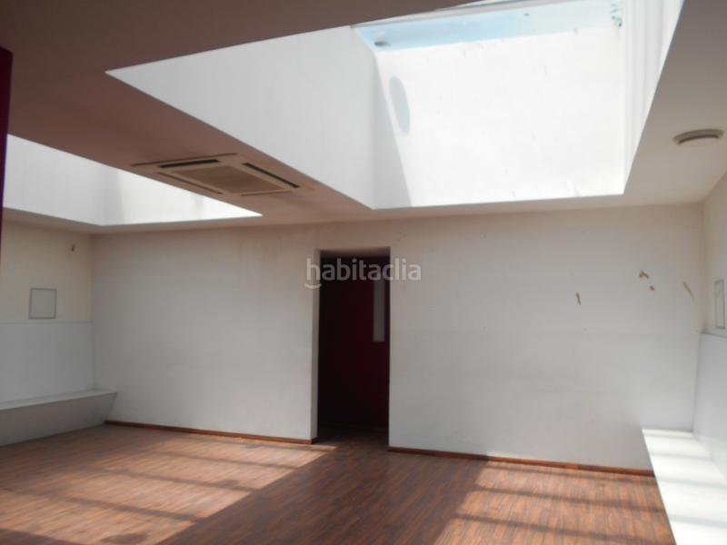 Foto 153431bc-84ba-4147-87a4-ee5c3d3a1240. Édifice dans Torelló