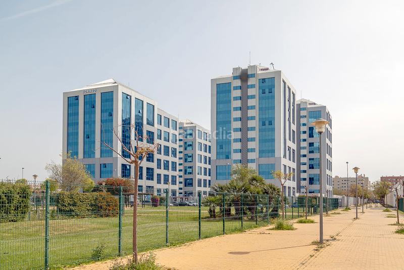 Foto 7519fb46-6706-4eb3-901a-d0ea4f131f99. Oficina solvia inmobiliaria oficinas en San Jerónimo - La Bachillera Sevilla