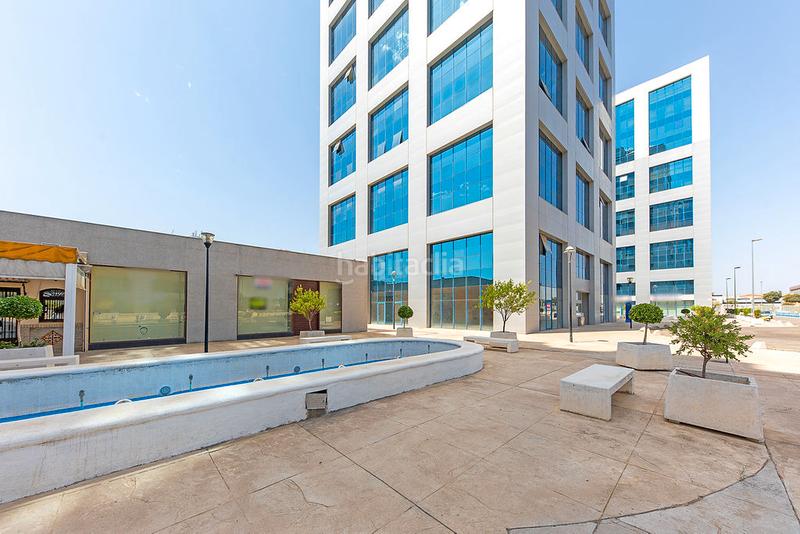 Foto a0d6cf67-d548-49aa-bc2f-d6378b99bd2e. Oficina solvia inmobiliaria oficinas en San Jerónimo - La Bachillera Sevilla